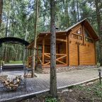 Уютный двухэтажный эко-дом в лесном уголке