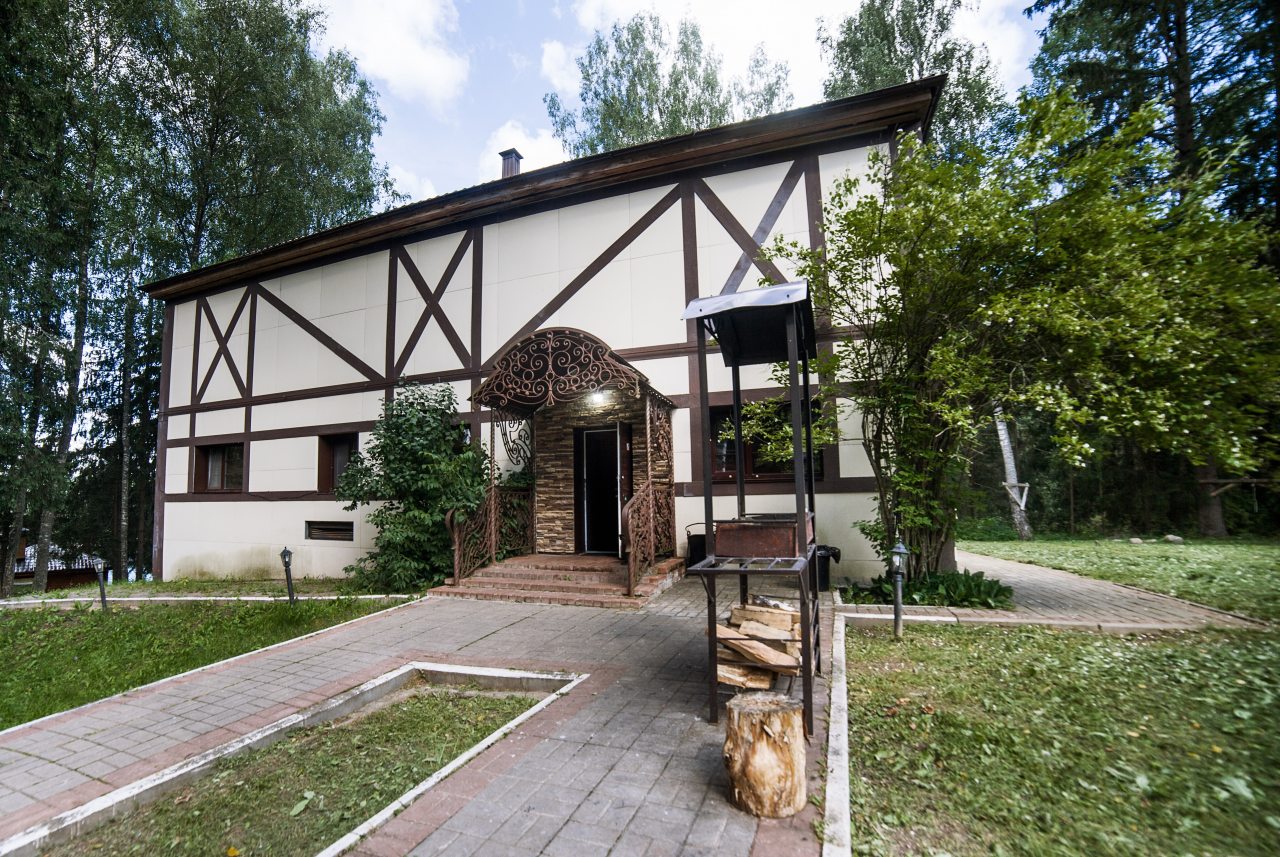 Мангальная зона (дрова,спички,розжиг)