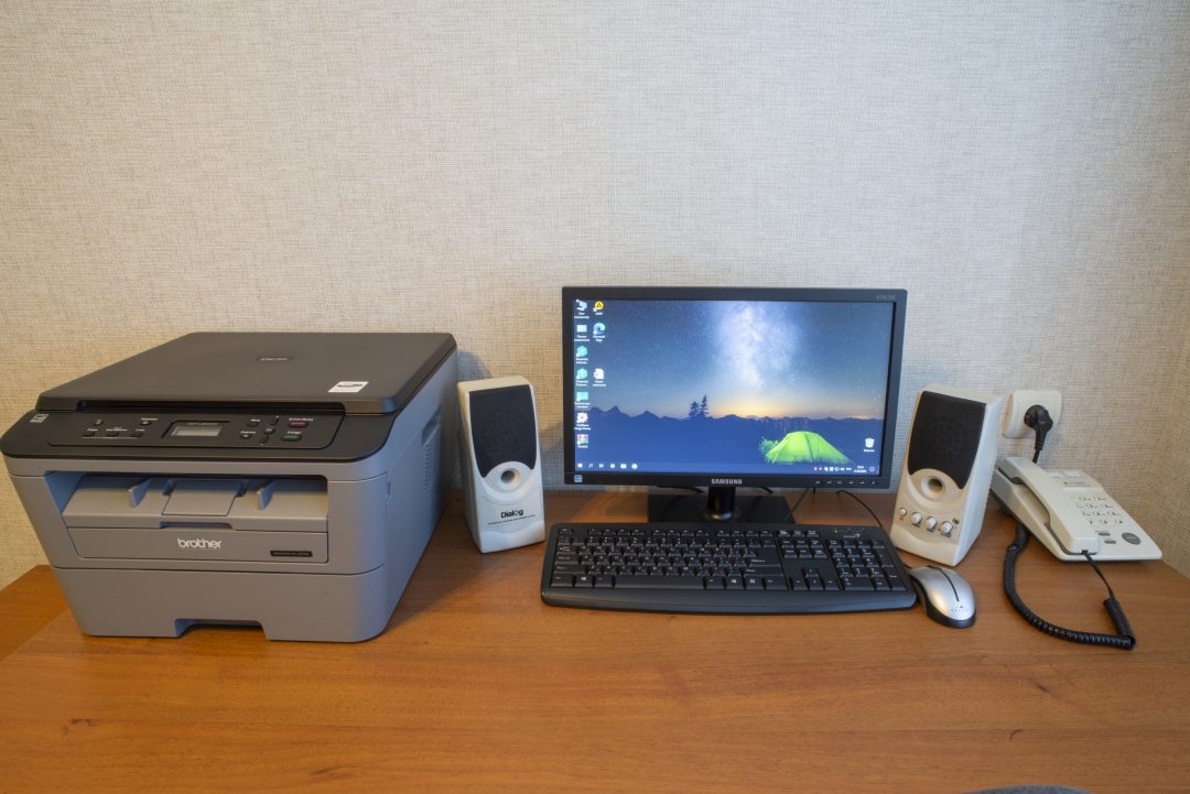 Стационарный компьютер, проводной интернет, принтер, сканер, копир - доступны в любое время