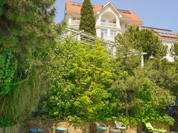 Вилла Бон Мезон, Алушта