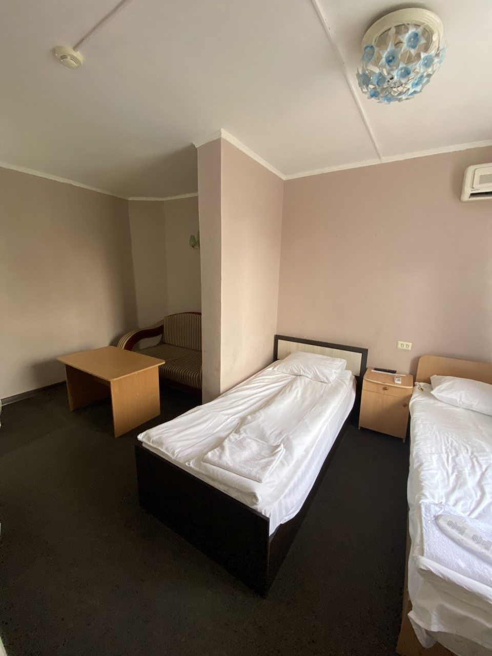 Трёхместный и более (Четырёхместный Стандарт), Гостиница Дружба