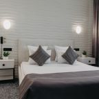 Апартаменты (WHITE), Отель PILLARS