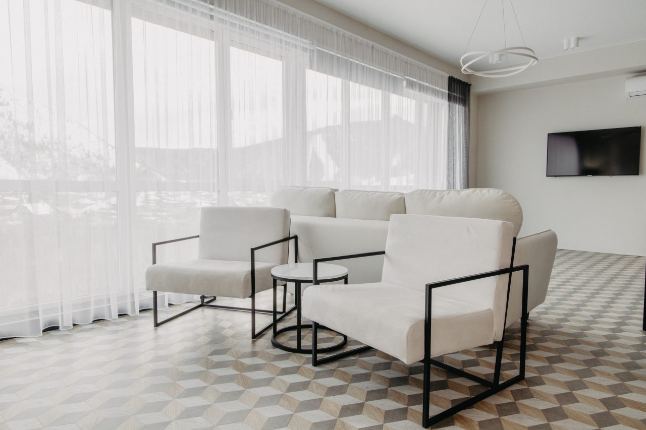 Апартаменты (WHITE), Отель PILLARS