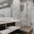 Апартаменты (WHITE), Отель PILLARS