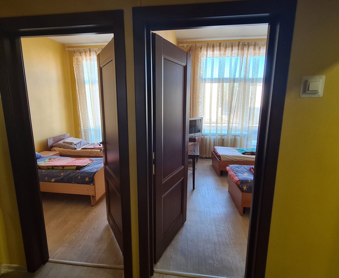 Пятиместный (Кровать в 5ти местном женском номере) гостинично-оздоровительного комплекса Солнечный, Березовский
