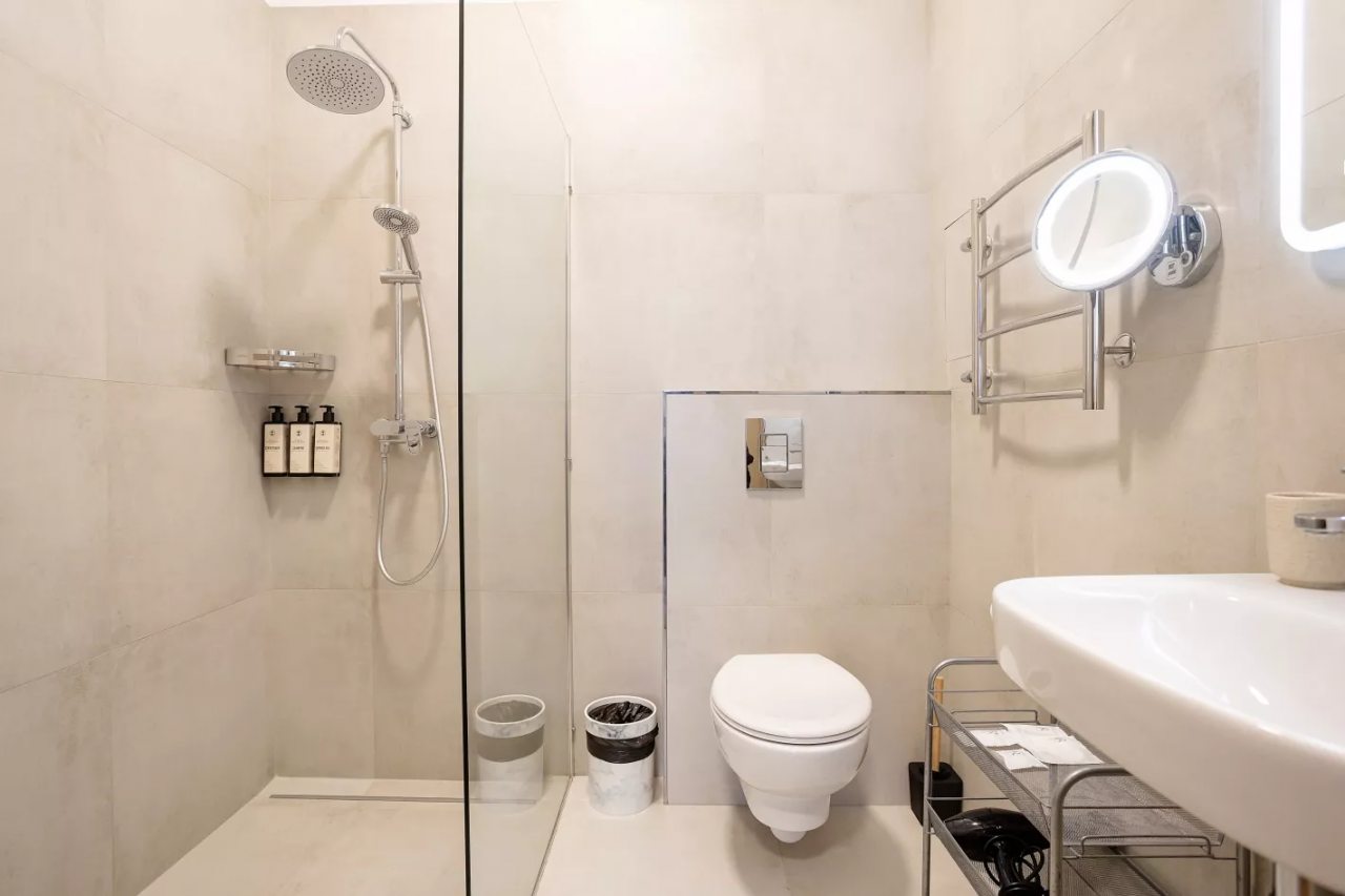 Просторный двухкомнатный номер вместимостью до 4 мест