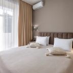 Просторный двухкомнатный номер вместимостью до 4 мест