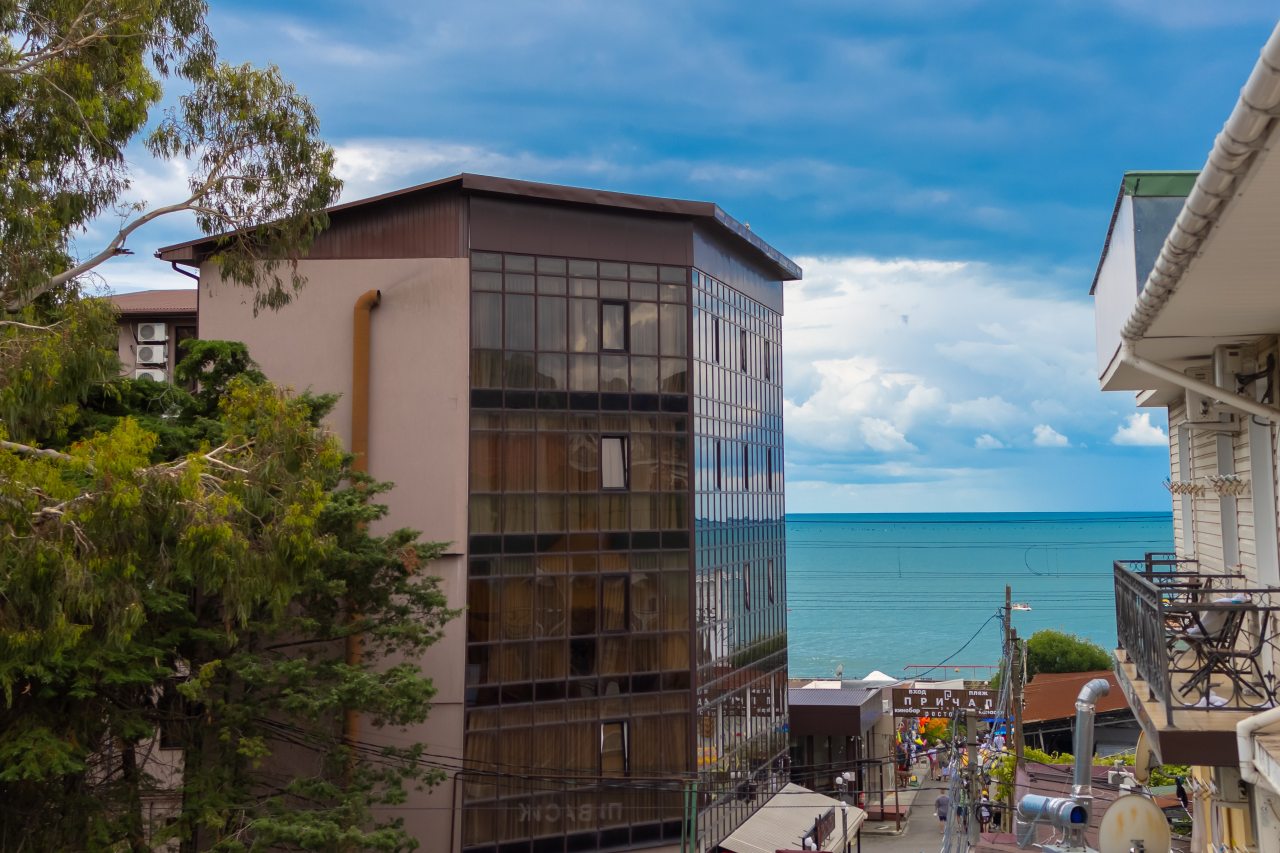 100 метров до пляжа