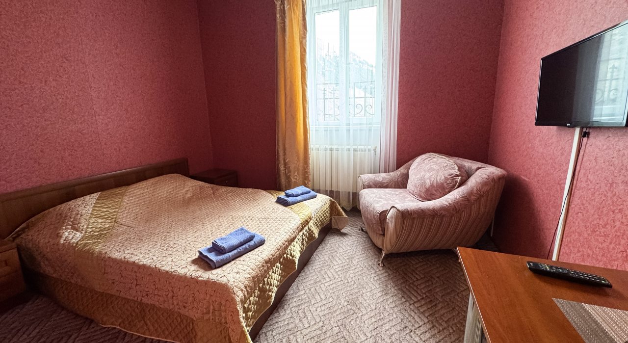 Полулюкс, Гостиница Седьмой регион