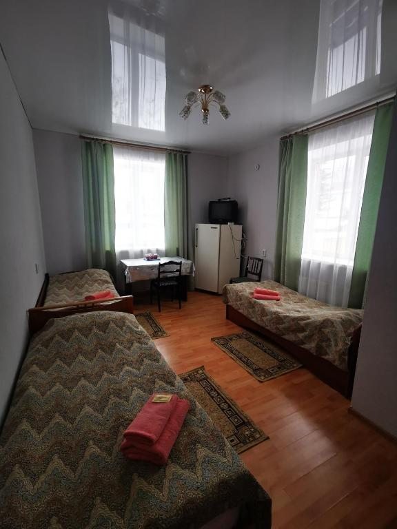 Трехместный (Бюджетный трехместный номер) гостиницы Красноусольск, Красноусольский