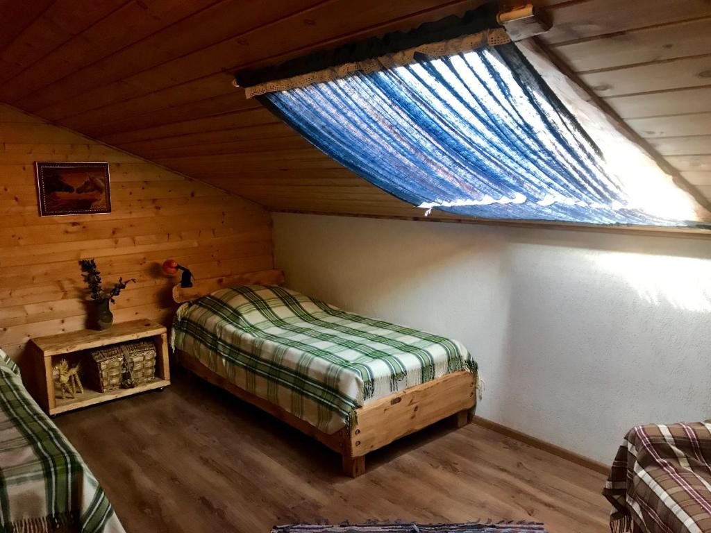Двухместный (Стандартный двухместный номер с 2 отдельными кроватями) гостевого дома Конный двор Лощинино