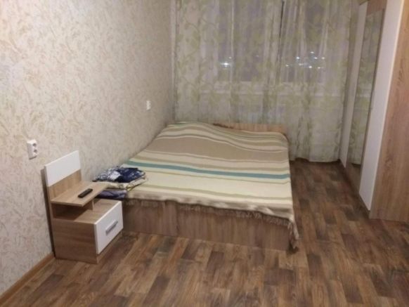 Апартаменты У Глобуса, Мостец