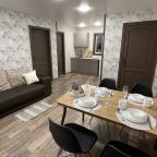 Дом (Alior House (Горно-Алтайск, поселок Катунь, ул. Советская 7а)), Мини-отель Welcome Apartment