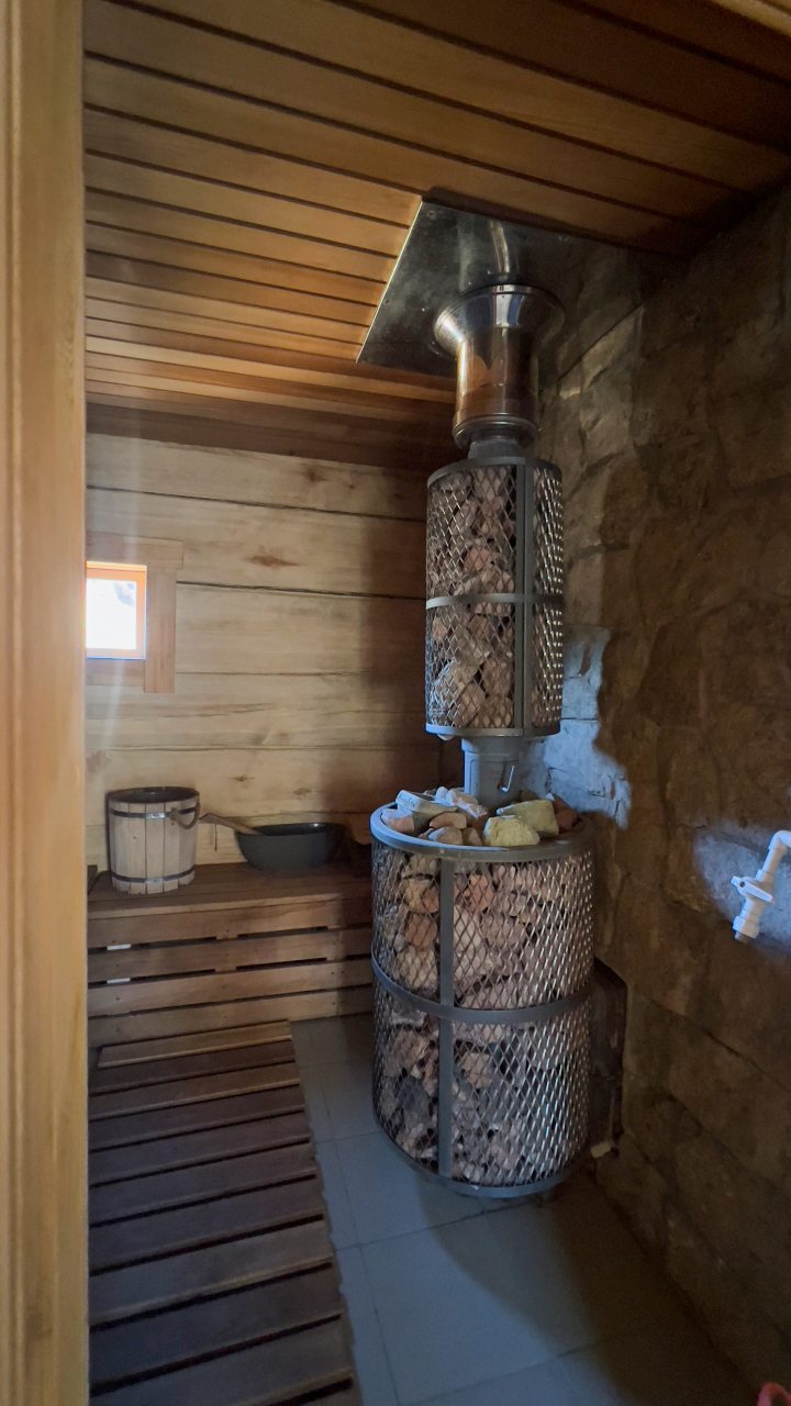 Дом (Осина с русской баней на дровах), Гостевой дом Дагар