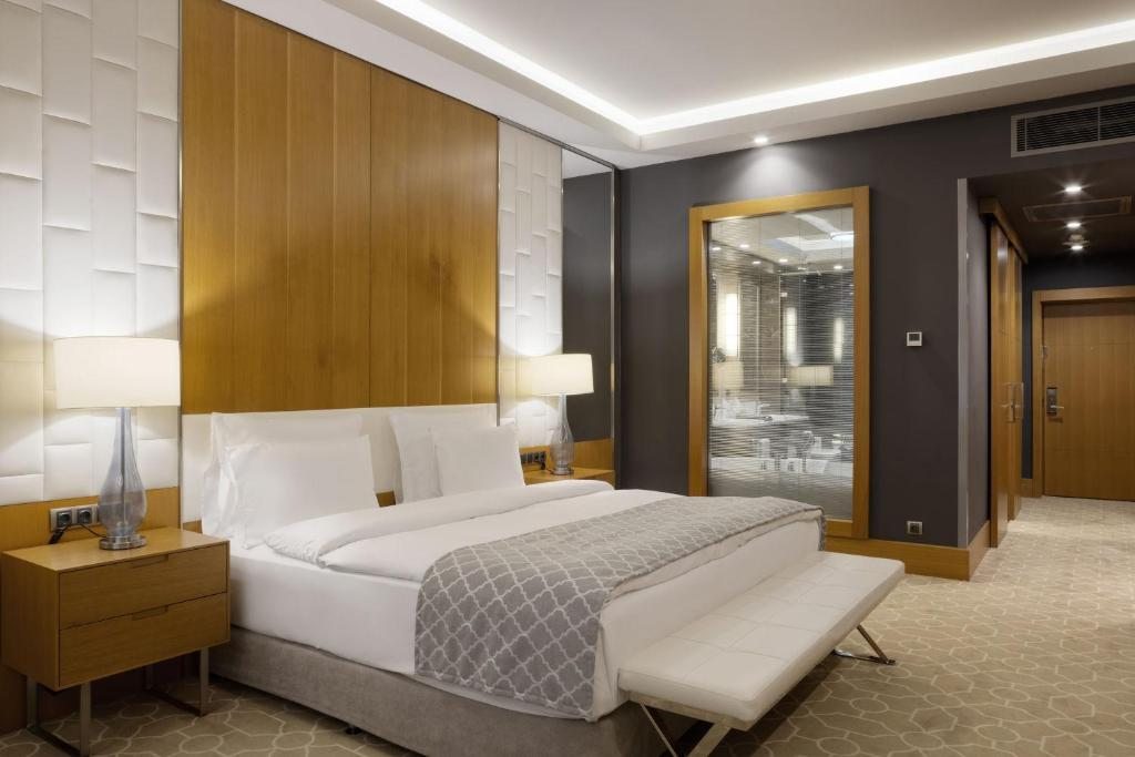 Двухместный (Улучшенный номер с кроватью размера «king-size») отеля Rixos Krasnaya Polyana Sochi, Эсто-Садок