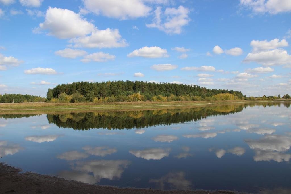 Номер (Дом для отпуска), Отель У озера