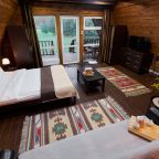 Бунгало (Дом семейный на четверых), База отдыха Алино