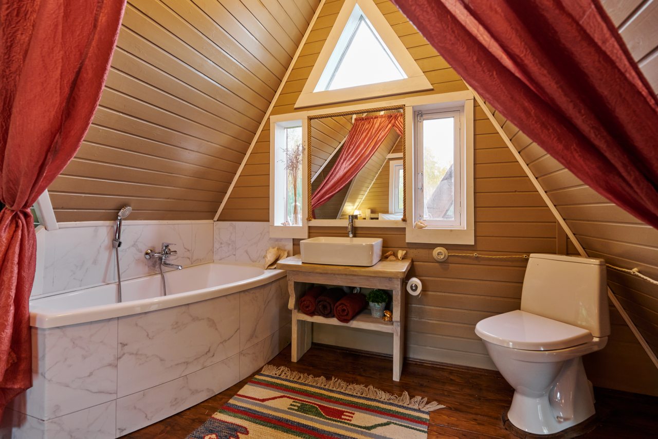 Бунгало (Домик двухуровневый с сауной и камином), База отдыха Алино