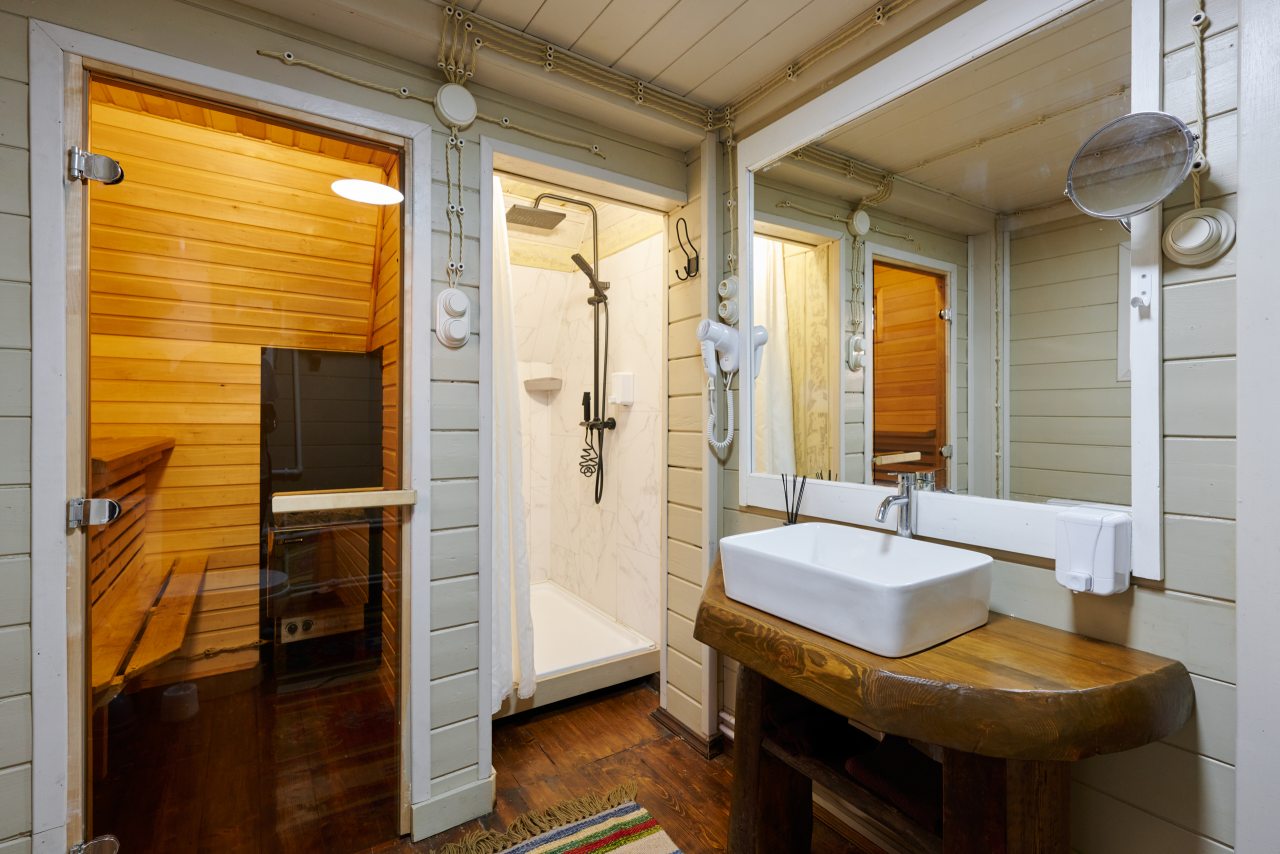 Бунгало (Домик двухуровневый с сауной и камином), База отдыха Алино