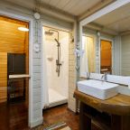 Бунгало (Домик двухуровневый с сауной и камином), База отдыха Алино