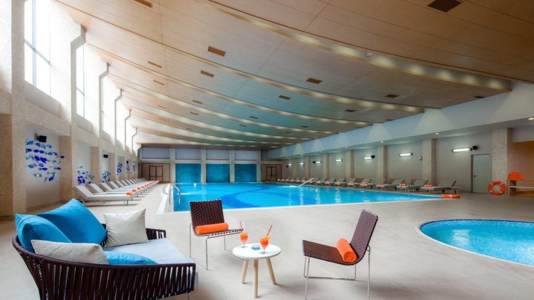 Крытый плавательный бассейн, Курортный отель Sochi Marriott Krasnaya Polyana