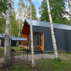 Коттедж (У озера с двумя спальнями 100м2), Загородный клуб Ромашка