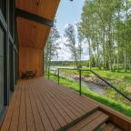 Коттедж (У озера с двумя спальнями 100м2), Загородный клуб Ромашка