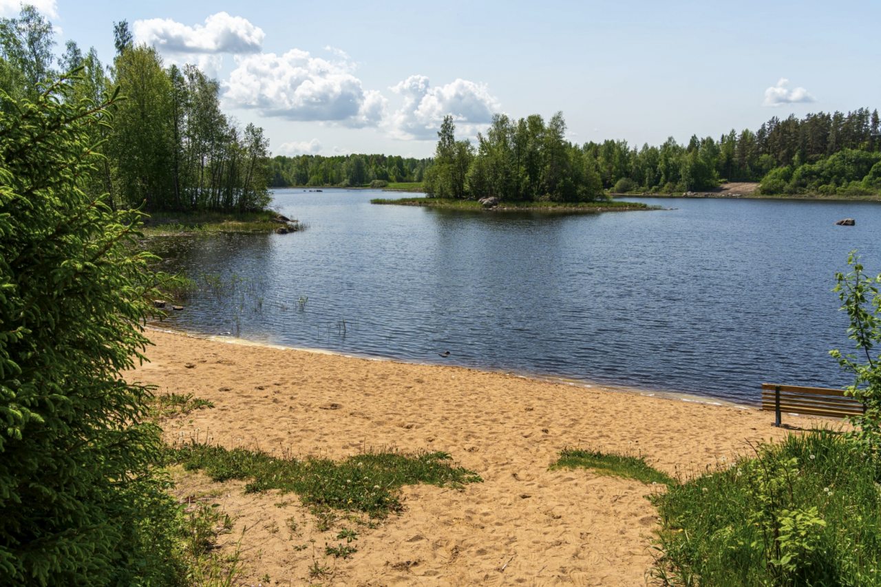 Апартаменты (С 2-мя спальнями и балконом 205/2-этаж), Загородный клуб Ромашка