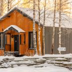 Коттедж (У озера с двумя спальнями 100м2), Загородный клуб Ромашка