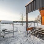 Коттедж (У озера с двумя спальнями 100м2), Загородный клуб Ромашка