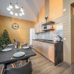 Коттедж (У озера с двумя спальнями 100м2), Загородный клуб Ромашка