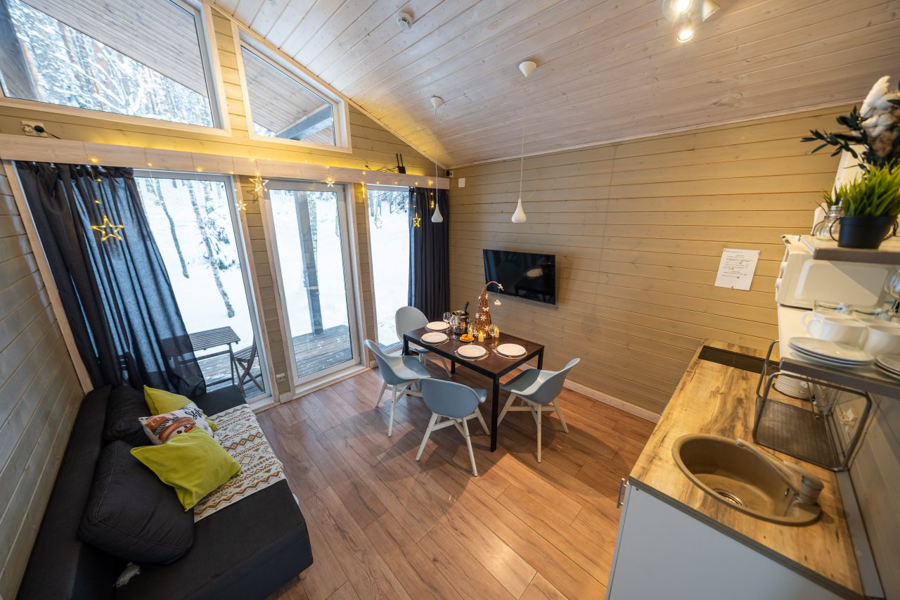 Дом (С видом на лес c 2-мя спальнями 54 м2), Загородный клуб Ромашка