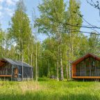 Коттедж (С 3-я спальнями, панорамными окнами, видом на озеро), Загородный клуб Ромашка