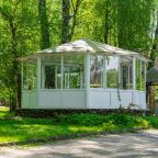 Коттедж (С 3-я спальнями, панорамными окнами, видом на озеро), Загородный клуб Ромашка