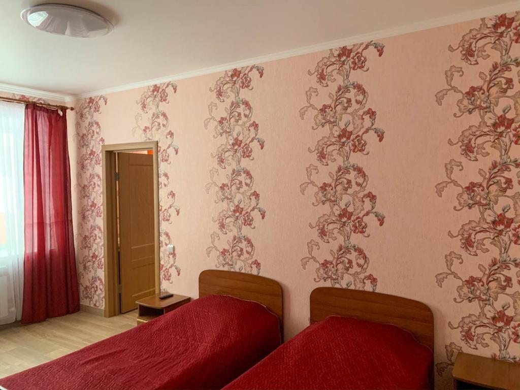 Двухместный (Улучшенный двухместный номер с 2 отдельными кроватями) мотеля У Ирины, Совхозный