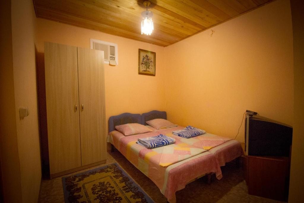 Двухместный (Большой двухместный номер c 1 кроватью или 2 отдельными кроватями) гостевого дома Мирия, Голубицкая