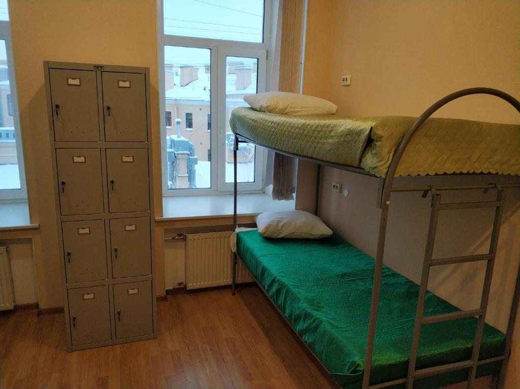 Номер (Кровать в общем 12-ти местном номере для мужчин) хостела СИТИ на Невском, Санкт-Петербург