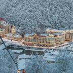 Фасад отеля Radisson Rosa Khutor
