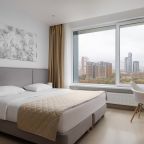 Апартаменты (Стандарт с одной большой кроватью - с видом на город -), Апарт-отель YES Botanica