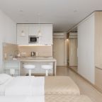 Апартаменты (Стандарт с двумя односпальными кроватями - вид на город -), Апарт-отель YES Botanica