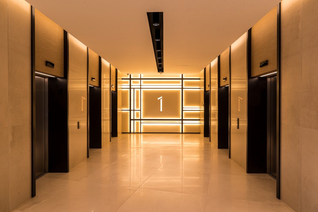 Лифт, Апарт-отель YE\'S Botanica