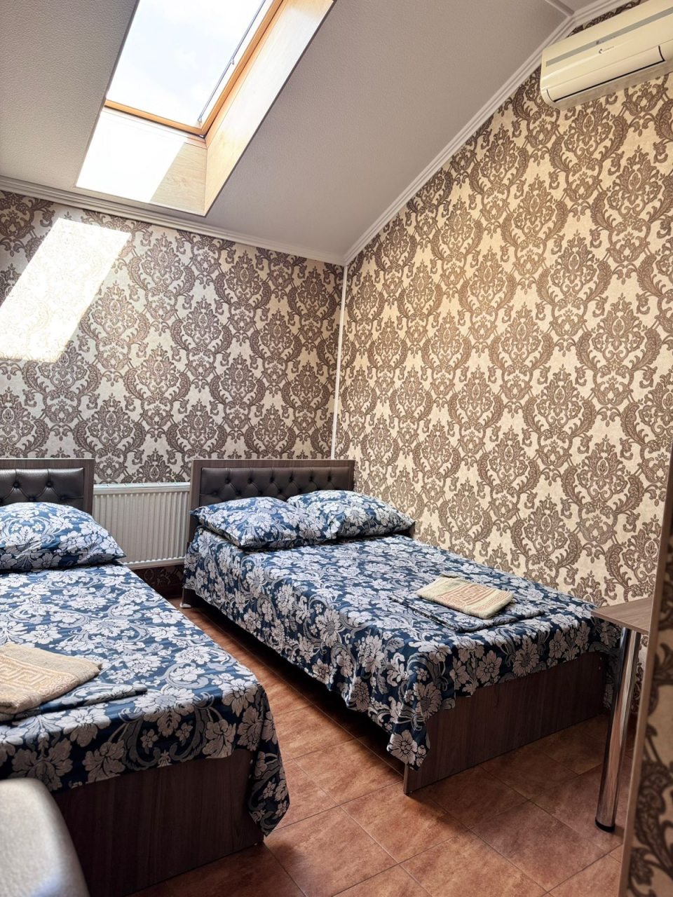 Четырехместный (Стандартный четырехместный номер), Guest House Uyut