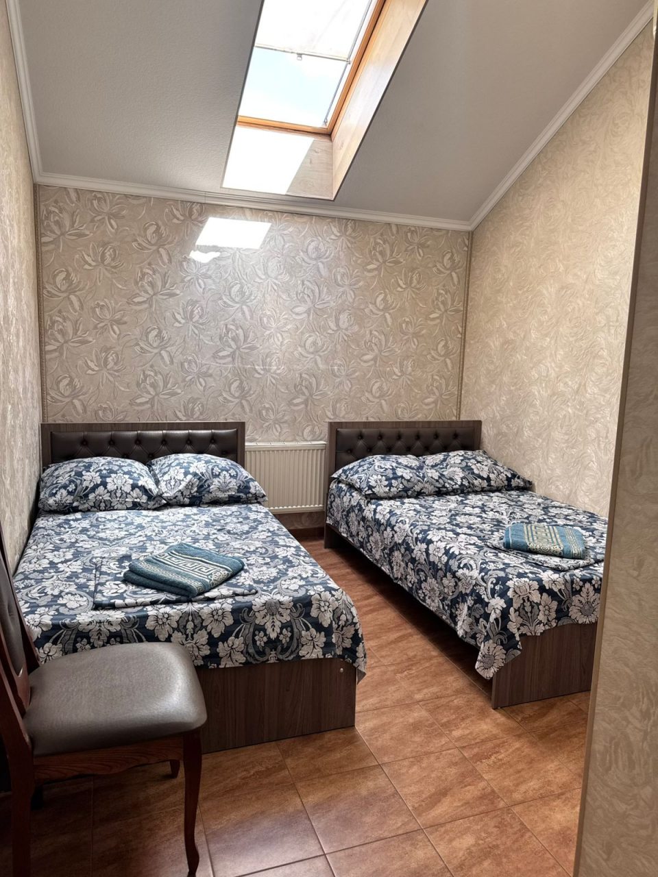 Четырехместный (Стандартный четырехместный номер), Guest House Uyut