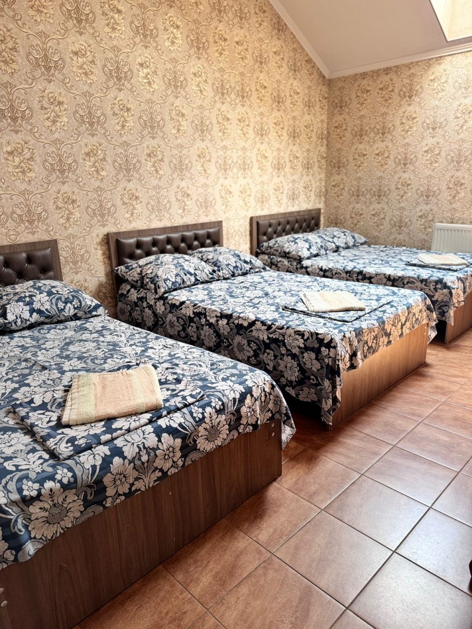 Шестиместный (Стандартный семейный номер), Guest House Uyut