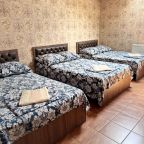 Шестиместный (Стандартный семейный номер), Guest House Uyut