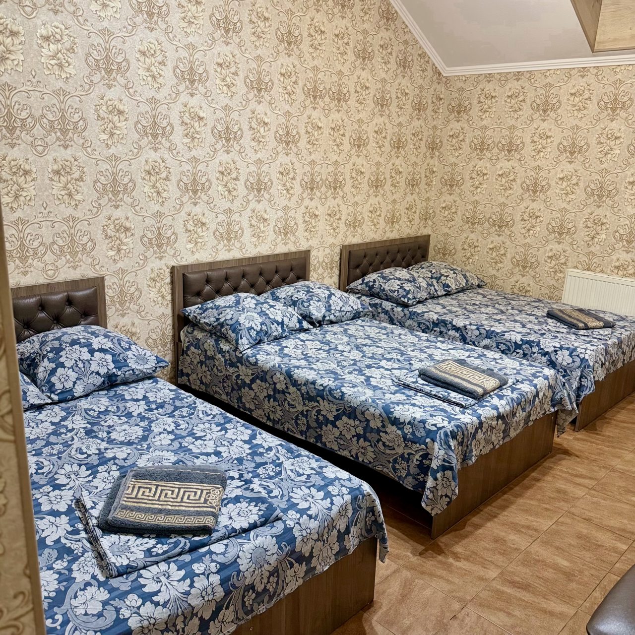 Шестиместный (Стандартный семейный номер), Guest House Uyut
