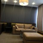 Комфортный дизайнерский номер с двумя спальнями