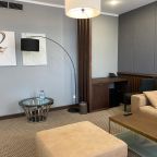 Комфортный дизайнерский номер с двумя спальнями