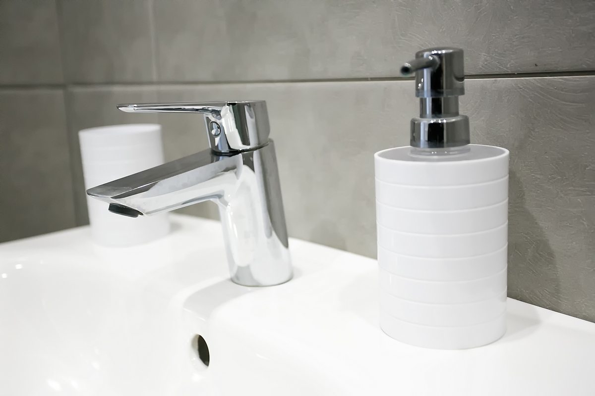 Трёхместный и более (Стандарт 3-местный в цоколе), Diamond Deluxe Hotel