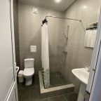 Трёхместный и более (Стандарт 3-местный в цоколе), Diamond Deluxe Hotel